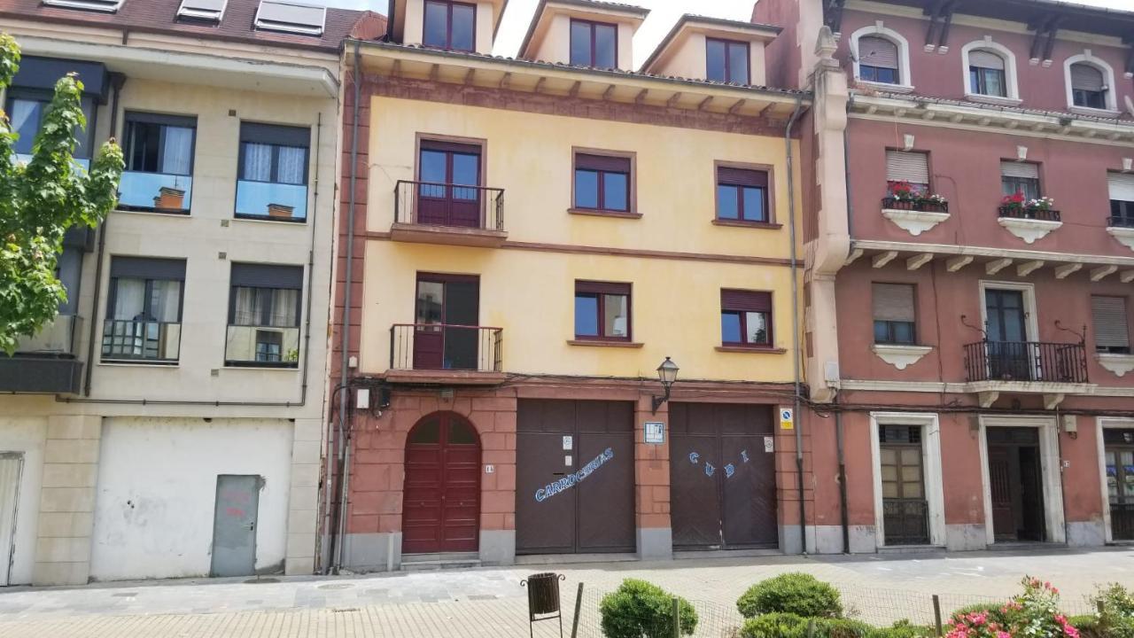 Apartamentos Santullano 1 Овьедо Экстерьер фото